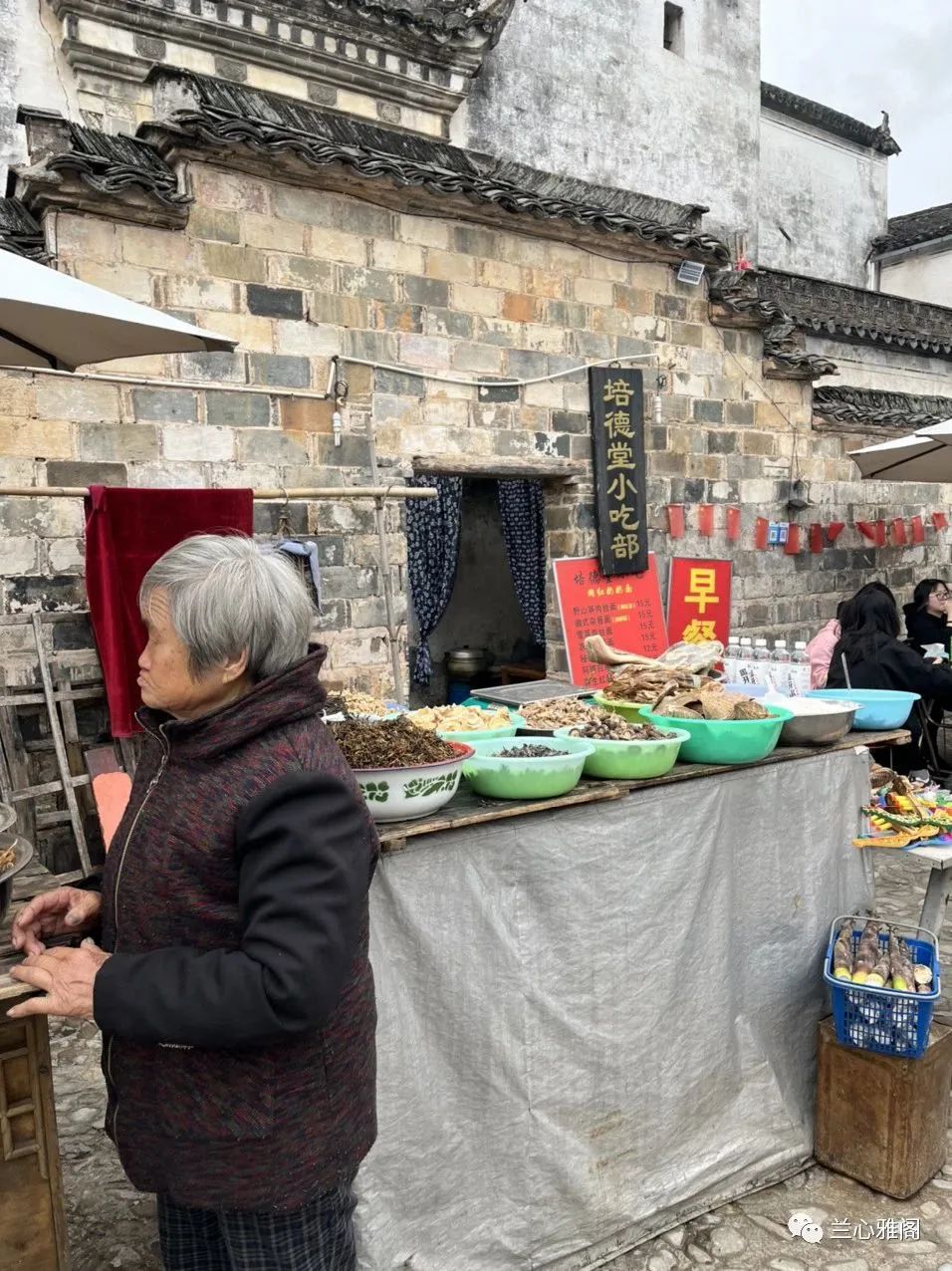 黄山宏村西递旅游攻略_黄山宏村西递屯溪地图_黄山宏村西递美景描写