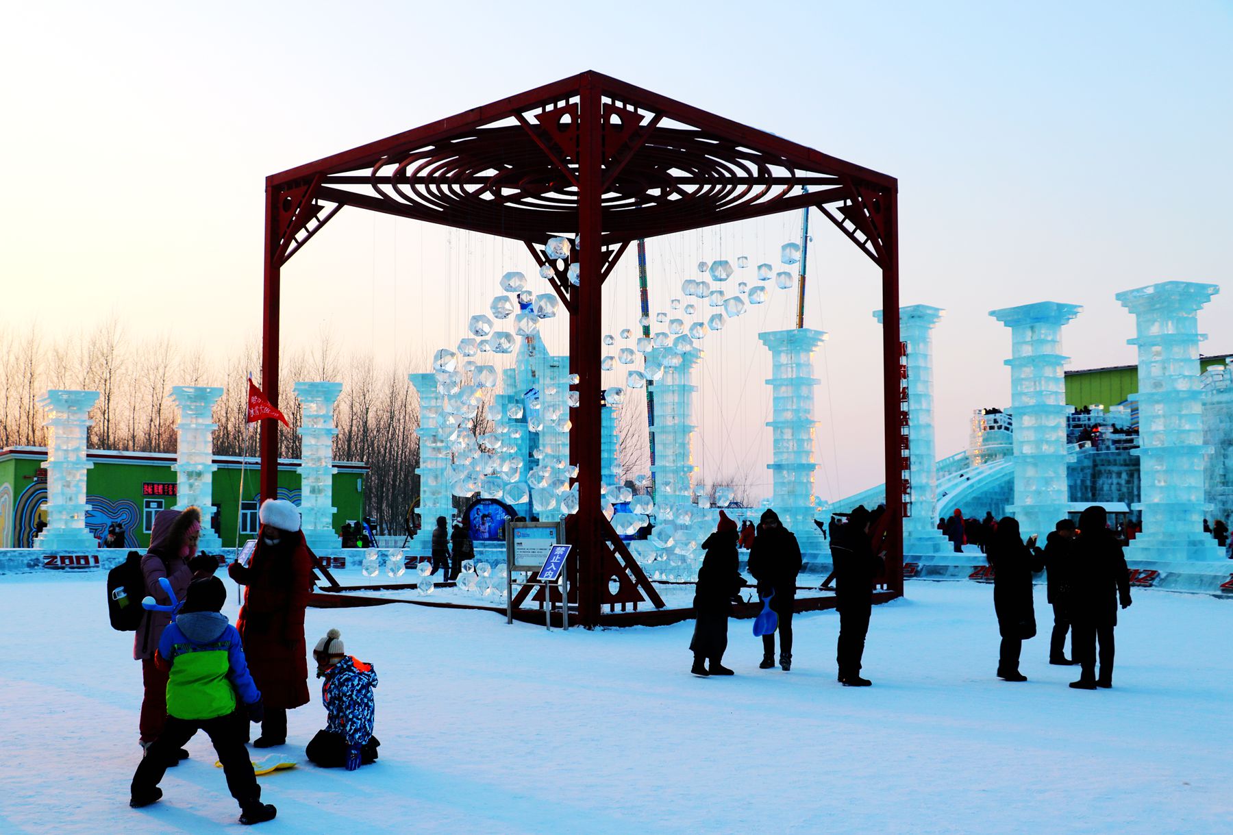 哈尔滨冬天攻略_哈尔滨的冬天有什么好玩的_哈尔滨冬天好玩的地方
