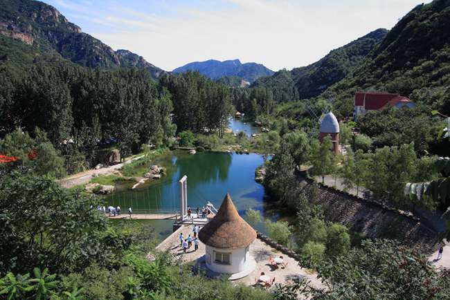 百泉山四季皆有美景，秀山美色似江南，一步一景