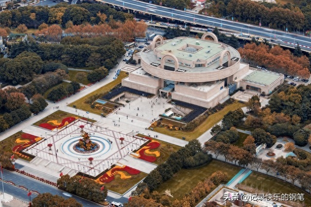 暑假国内旅游景点推荐_暑假旅游好去处推荐国内_暑假国内旅游攻略必去景点