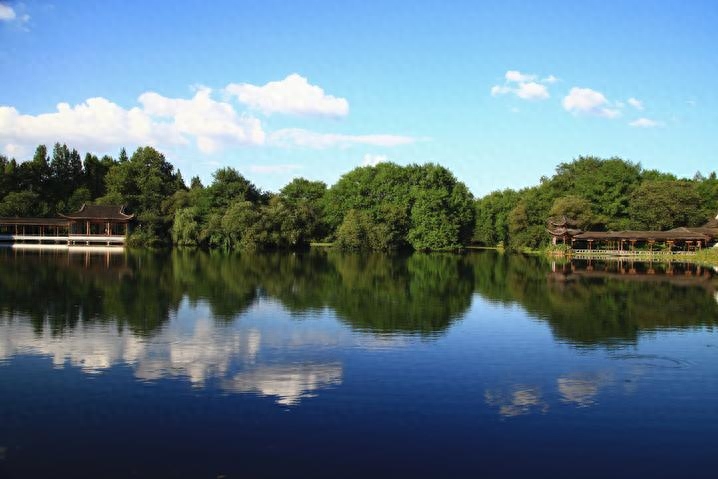 西湖风景区旅游攻略_西湖风景区旅游攻略_西湖风景区旅游攻略