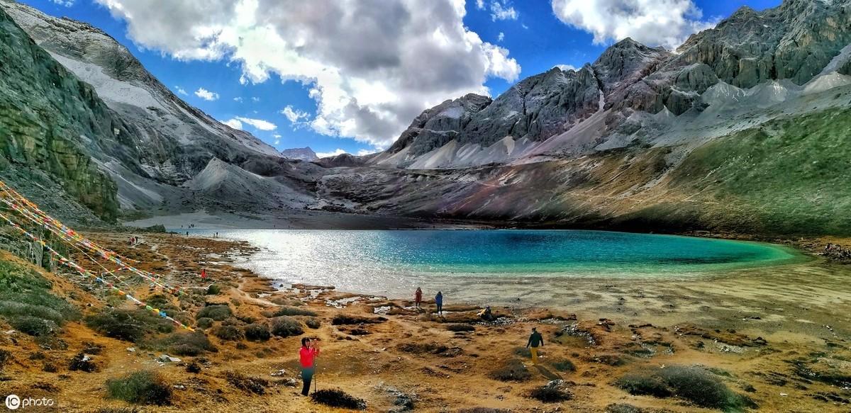 成都自驾稻城亚丁旅游攻略，沿途风景非常迷人，美景如画