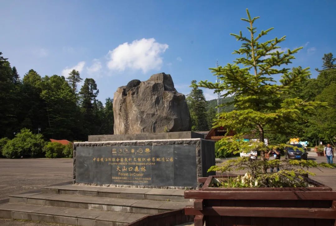 五大连池镜泊湖_五大连池和镜泊湖旅游攻略_五大连池与镜泊湖哪个好玩