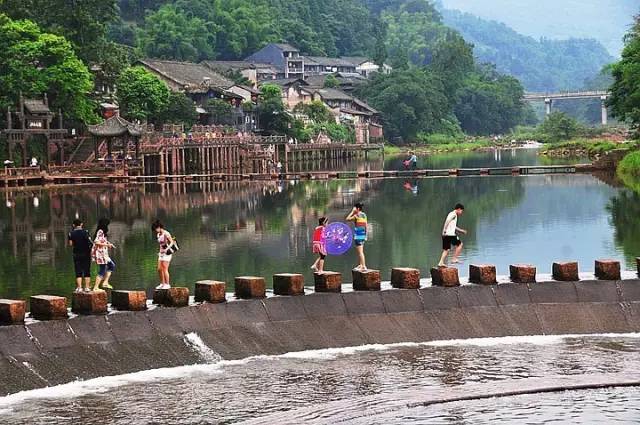 西安去五台山旅游攻略_景德镇到婺源去三清山旅游攻略_去洪雅旅游攻略