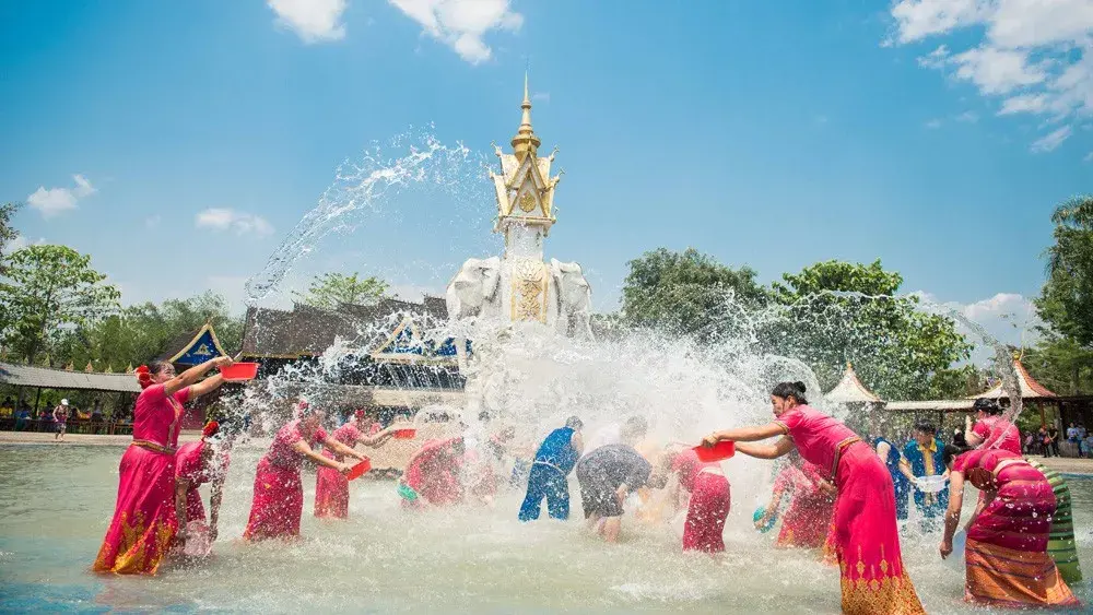 商务邮轮出国旅游_出境邮轮_出国商务邮轮旅游多少钱