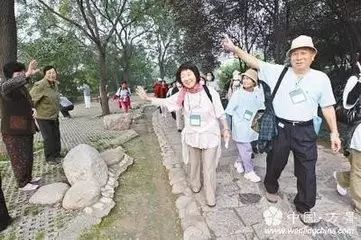 老年人出国旅游有没有年龄限制_出国旅游老年人规定了年龄吗_老年人出国旅游的好处