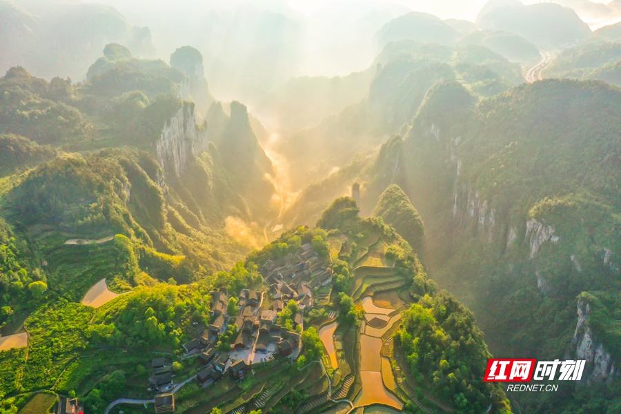 湘西凤凰好玩的景点_湘西凤凰旅游景点有哪些_湘西凤凰哪里好玩