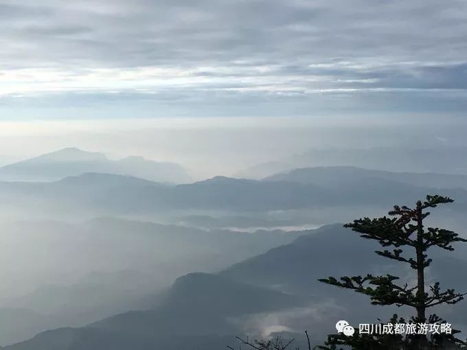 冬季四川峨眉山旅游攻略_四川省峨眉山景区冬季旅游_峨眉山冬季徒步