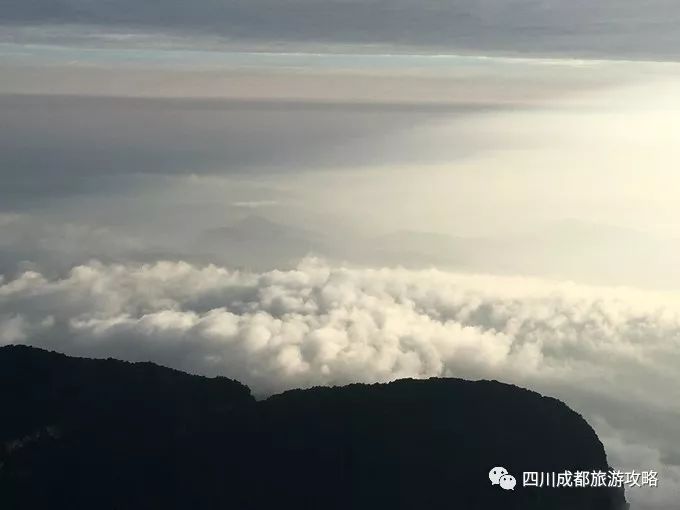 冬季四川峨眉山旅游攻略_四川省峨眉山景区冬季旅游_峨眉山冬季徒步