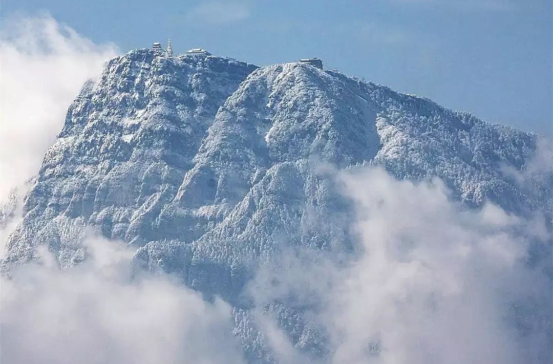 冬季四川峨眉山旅游攻略_峨眉山冬季徒步_四川峨眉山冬季游玩攻略