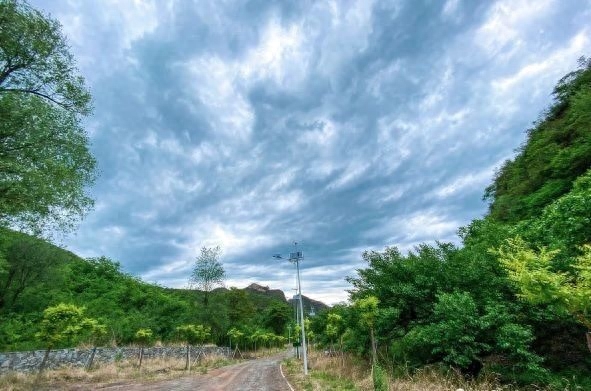 北京最美村庄爨底下村_北京爨底下村旅游攻略_北京古村爨底下村风景怎么样