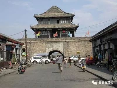 辽宁红海滩旅游攻略_辽宁红海滩好玩的景点_辽宁红海滩好玩吗