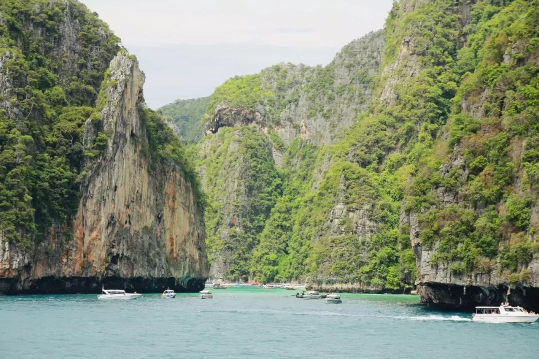 暑假想带父母出国游去哪里玩好_带父母出国旅游去哪里_带父母出国旅游该注意哪些事项