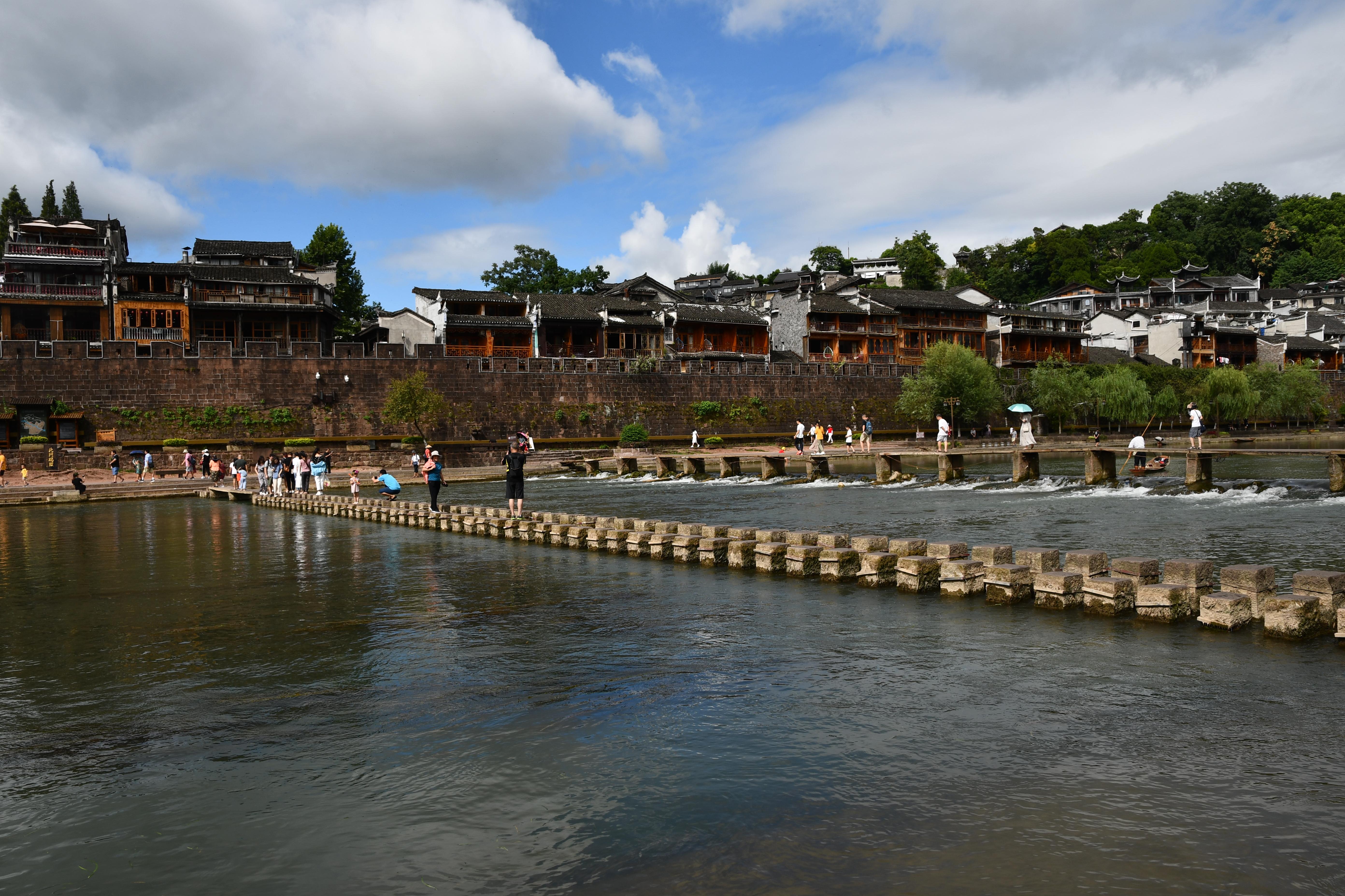 凤凰旅游攻略古城_张家界凤凰旅游攻略图文详解版_长沙张家界凤凰古城旅游攻略