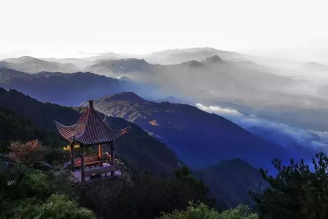 幕阜山旅游攻略_幕阜山门票现在多少钱_幕阜山一日游路线