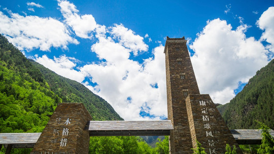 四川康定木格措景区_四川康定木格措风景图片10张_成都到康定94木格措四日游玩攻略