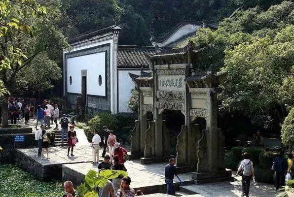 白云旅游区_广东白云旅游_白云源旅游攻略