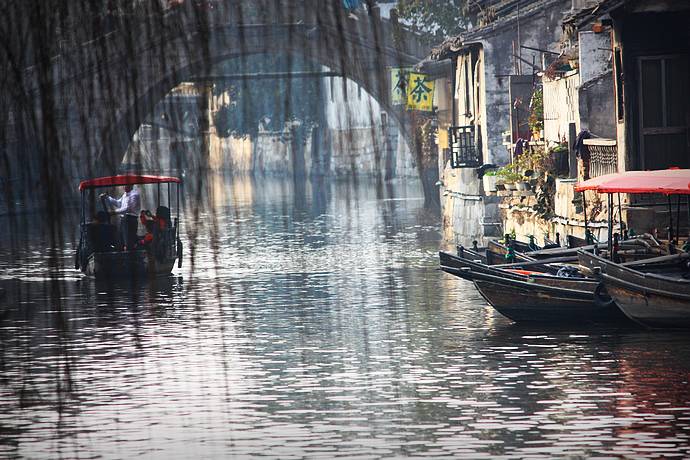 朱家角古镇旅游攻略_江南古镇旅游合理攻略_窑湾古镇旅游攻略