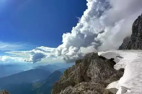 昆明轿子雪山旅游攻略_昆明轿子雪山雪景_昆明轿子雪山多少钱门票