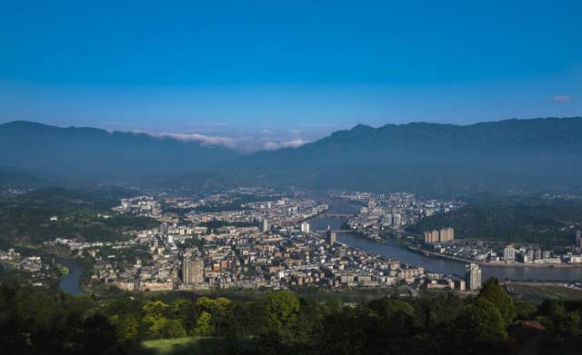 雅安市区旅游攻略_雅安市区内旅游景点推荐_雅安市内旅游