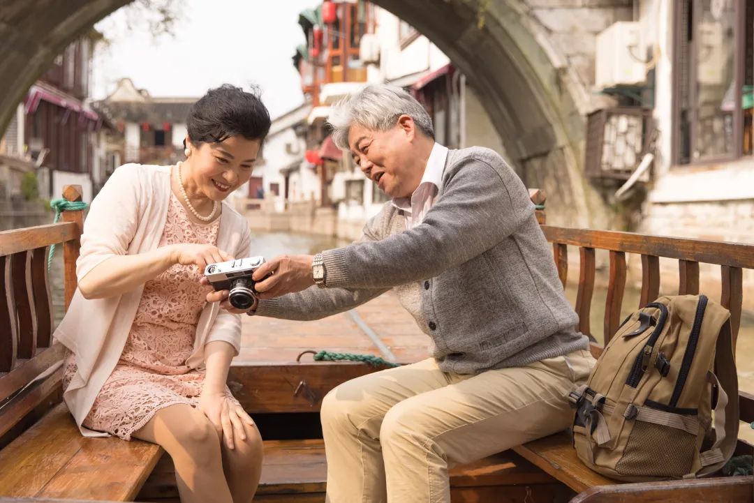 出国旅游老年人规定了年龄吗_老人出国年龄限制_老年人出国旅游的好处