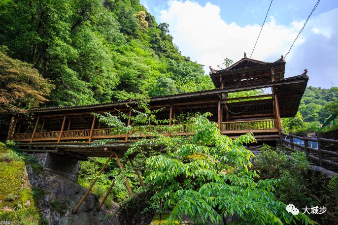 湘西景点有哪些_湘西好玩的景点_湘西矮寨和边城景点怎么样