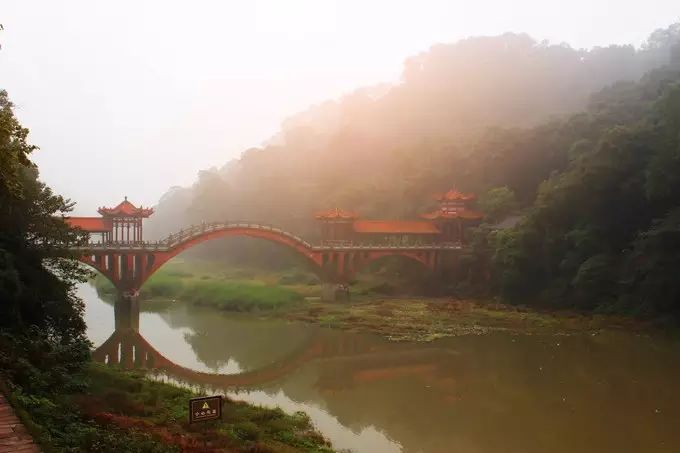 乐山黑竹沟旅游攻略_乐山大佛旅游攻略一天_成都乐山峨眉山旅游攻略