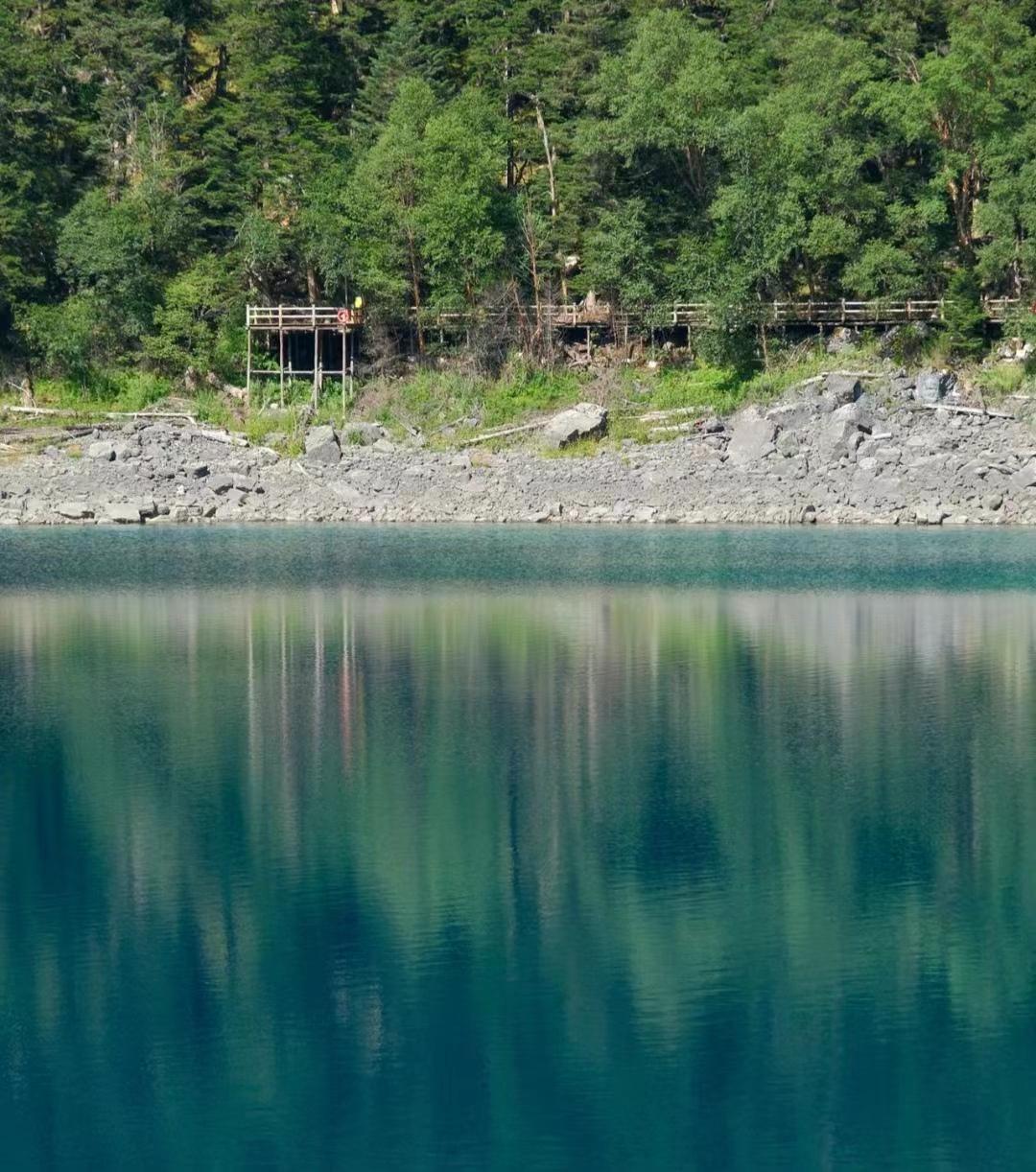 黄龙九寨在哪里_黄龙九寨沟旅游攻略_九寨黄龙经典旅游攻略