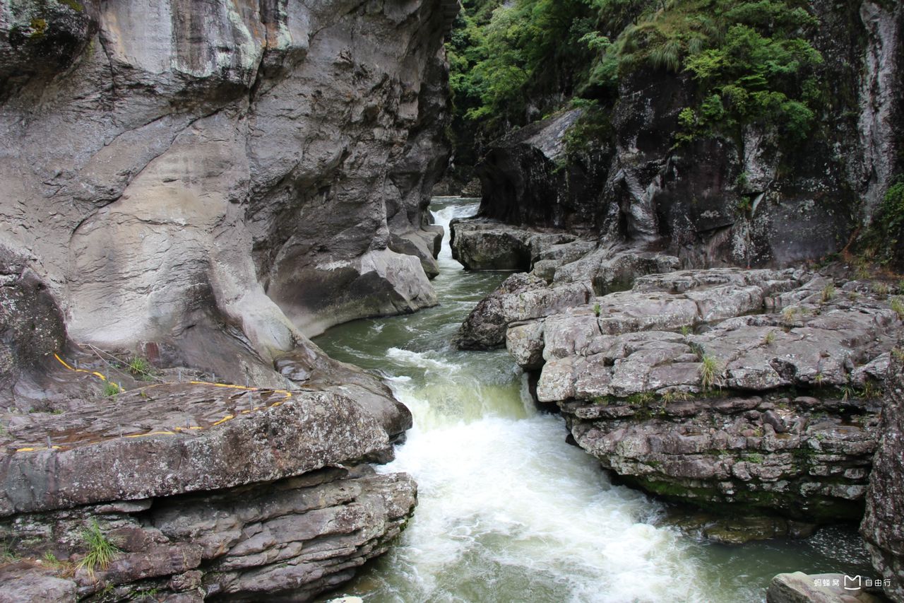 千家峒大泊水瀑布游玩攻略_牛角寨瀑布景区游玩攻略_壶口瀑布游玩攻略