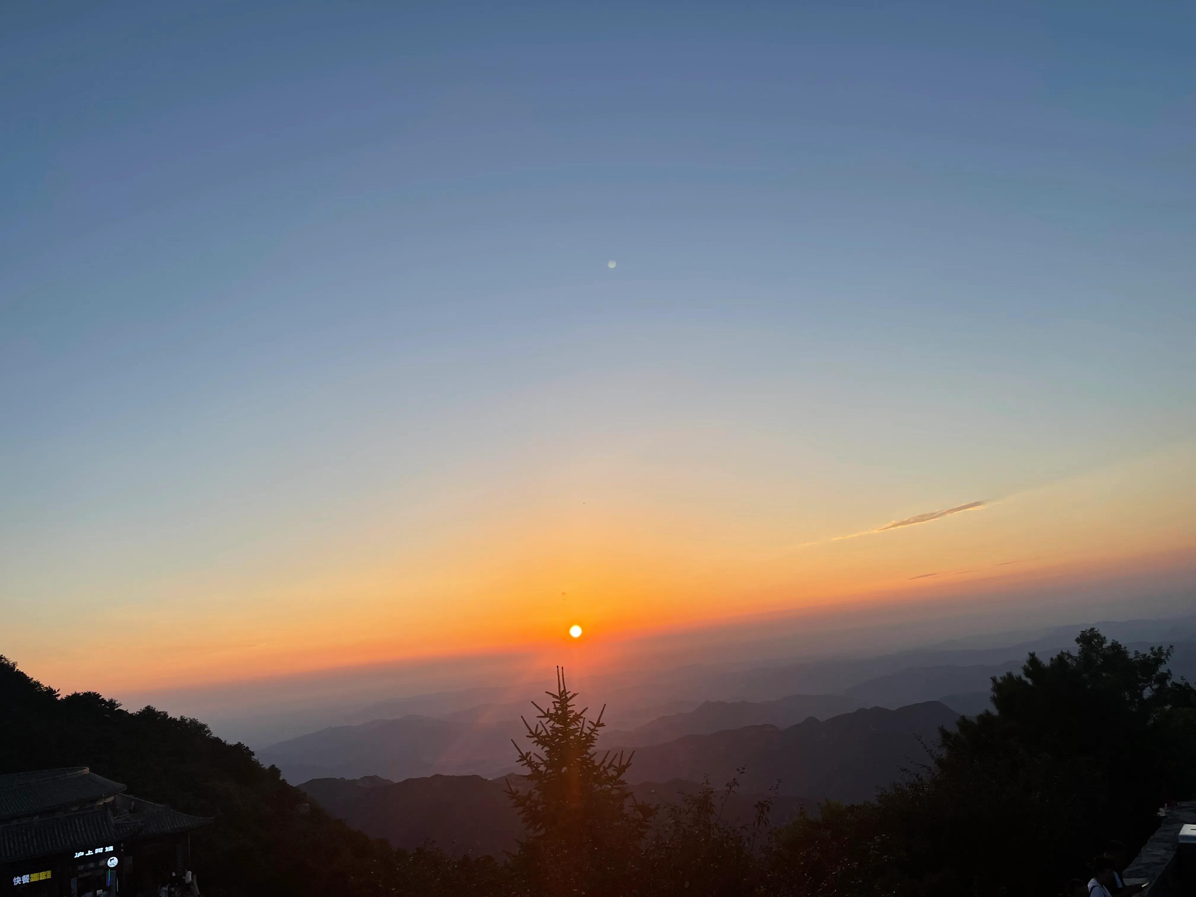 泰山自驾攻略游玩攻略_七月份夜爬泰山攻略_爬泰山攻略游玩攻略