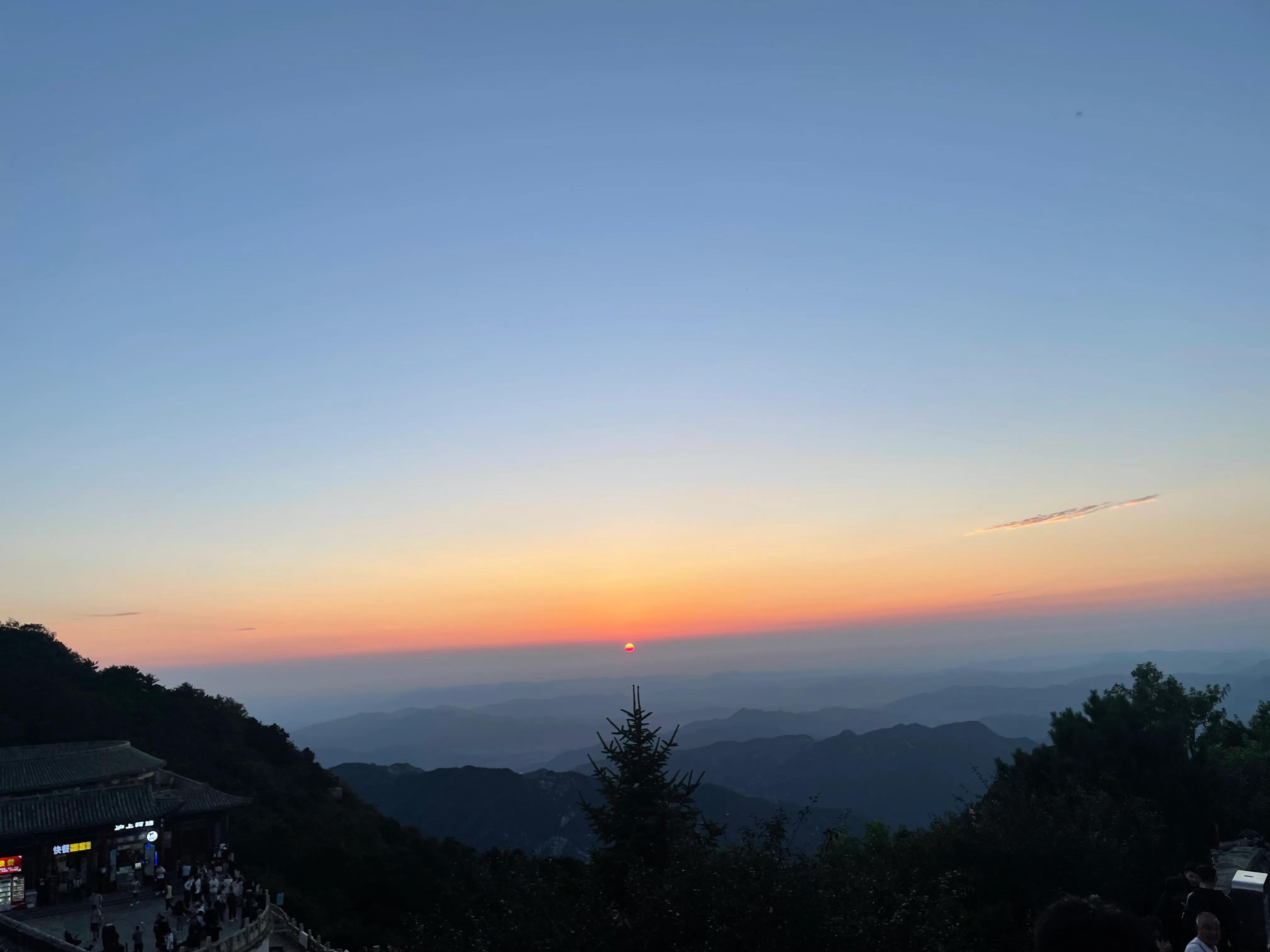 七月份夜爬泰山攻略_爬泰山攻略游玩攻略_泰山自驾攻略游玩攻略