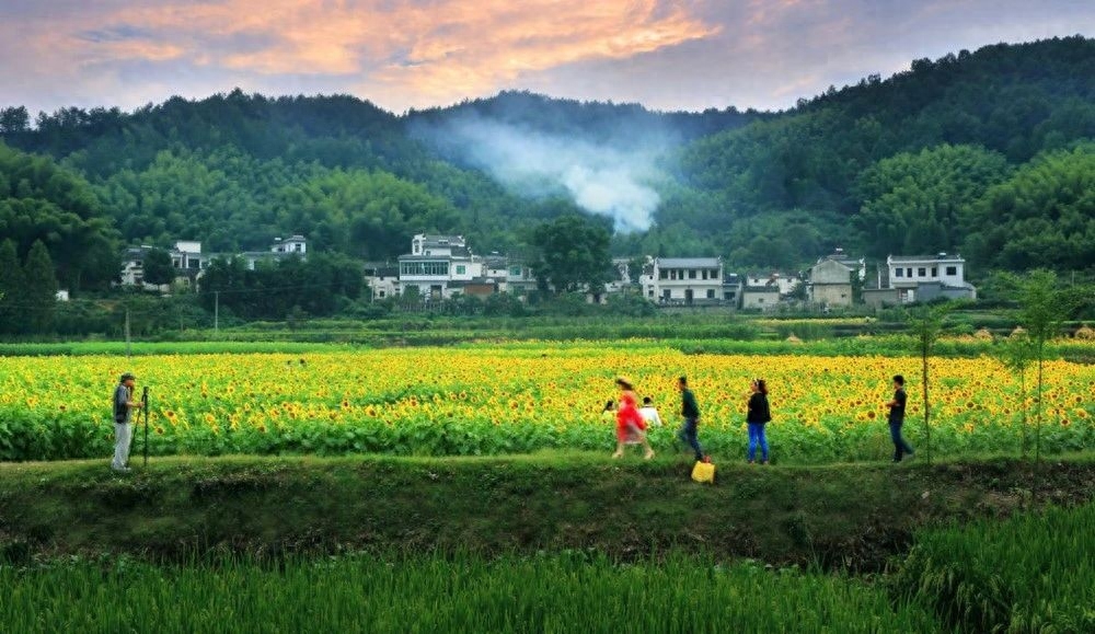 黄山附近著名景点_黄山附近好玩的景点_黄山市附近好玩的景点