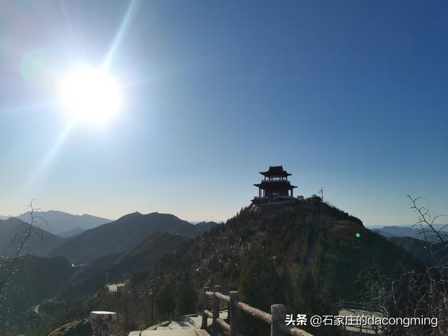 里面有森林,草原,花园,山泉! 这里就像一片原始森林