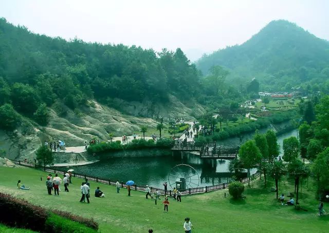 春节巴厘岛旅游攻略_春节涠洲岛旅游攻略_春节武当山旅游攻略