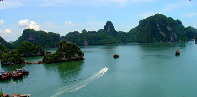 龙湾游玩攻略_越南下龙湾旅游攻略_龙湾景点