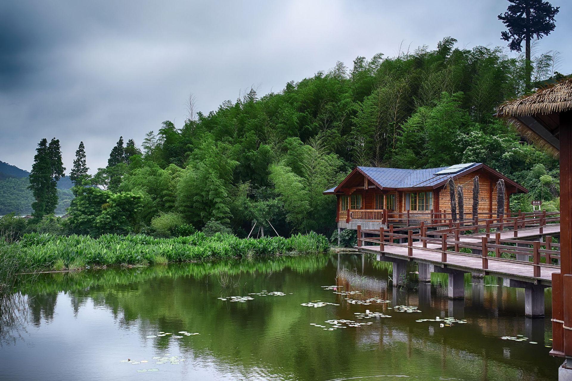 有湖州居住证可以上湖州牌吗_湖州莫干山哪里好玩_湖州有什么景点好玩的