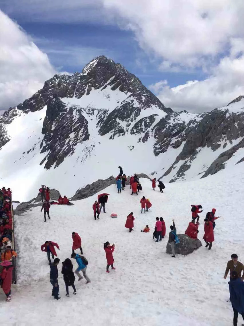 玉龙雪山山路_玉龙雪山了旅游攻略_雪山攻略玉龙旅游路线