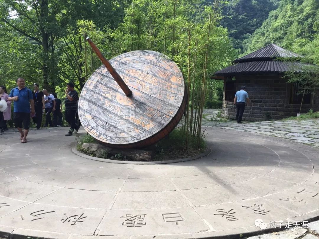 神龙架在哪儿_神龙架天生桥旅游攻略_神龙架的景点介绍