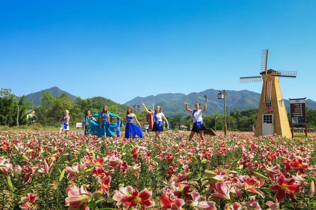 龙南小武当山门票多少_龙南小武当山旅游攻略_龙南小武当山2019门票价格