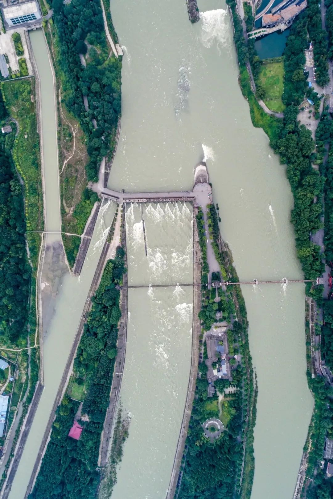 成都市内旅游攻略景点必去_成都城里的旅游景点_成都城市景点推荐